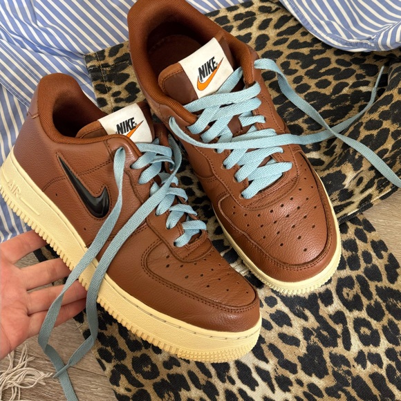 Nike Shoes - NIKE Air Force 1 Low '07 Premium Leather Pecan - Size women’s 7,5 (men’s 6,5)